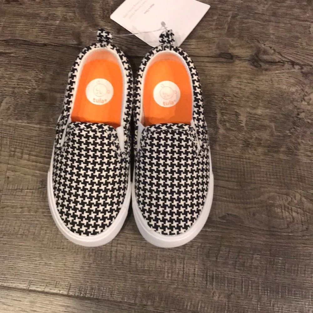 Tula slip ons